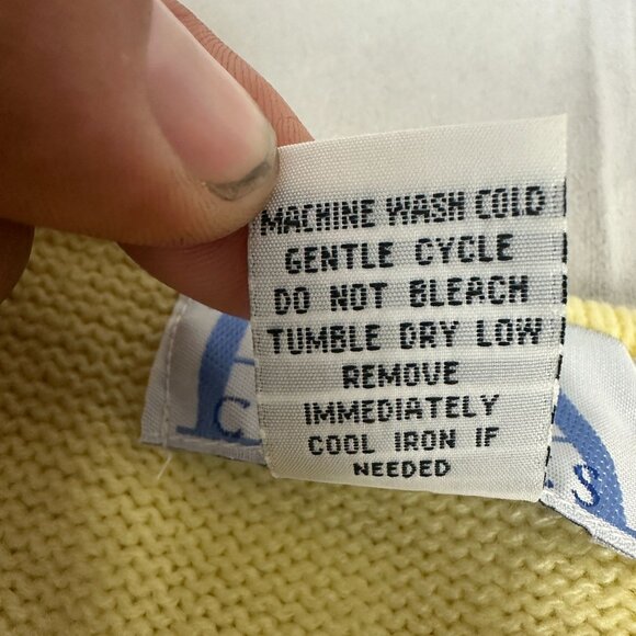 BFA Classics Womens Yellow Knit Sleeveless Cardigan Petite Size XL 100% Acrylic - Picture 4 of 4